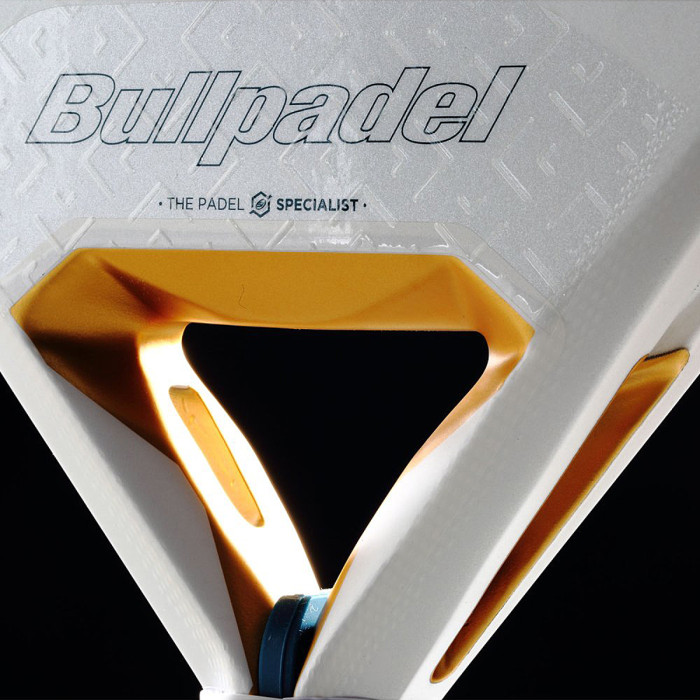 Padel racket BULLPADEL pearl 26 by bea gonzalez Padel racket BULLPADEL pearl 26 by bea gonzalez