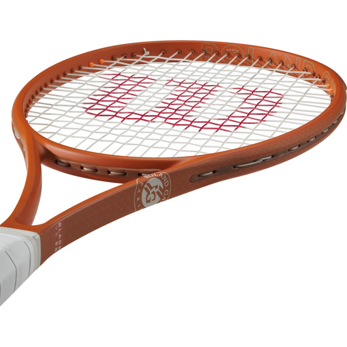 Raquette WILSON blade 98 16*19 v9.0 roland garros (305 gr) Raquette WILSON blade 98 16*19 v9.0 roland garros (305 gr)