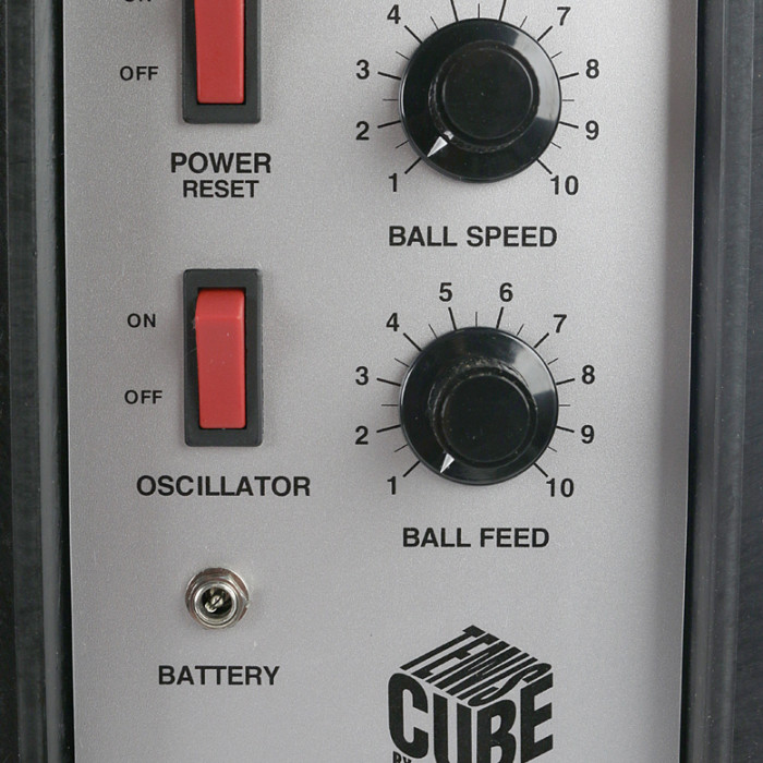 TUTOR cube battery-powered ball launcher