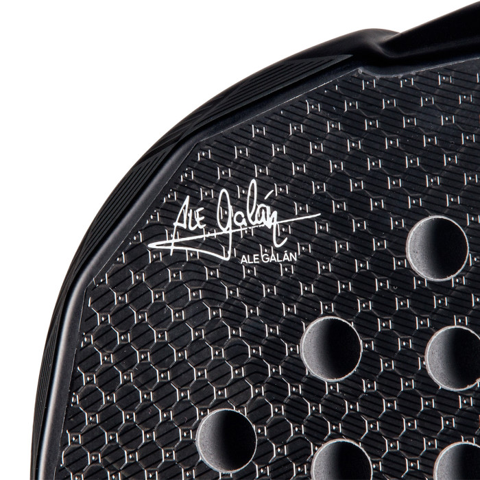 ADIDAS metalbone hrd+ 3.4 padel racket ADIDAS metalbone hrd+ 3.4 padel racket