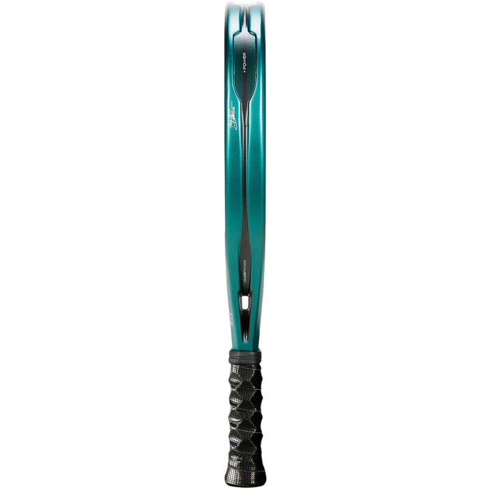 Padel racket BULLPADEL hack 04 2025 Padel racket BULLPADEL hack 04 2025