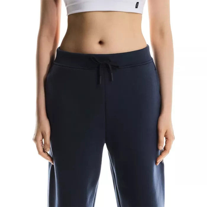 Focus tech pants ON women