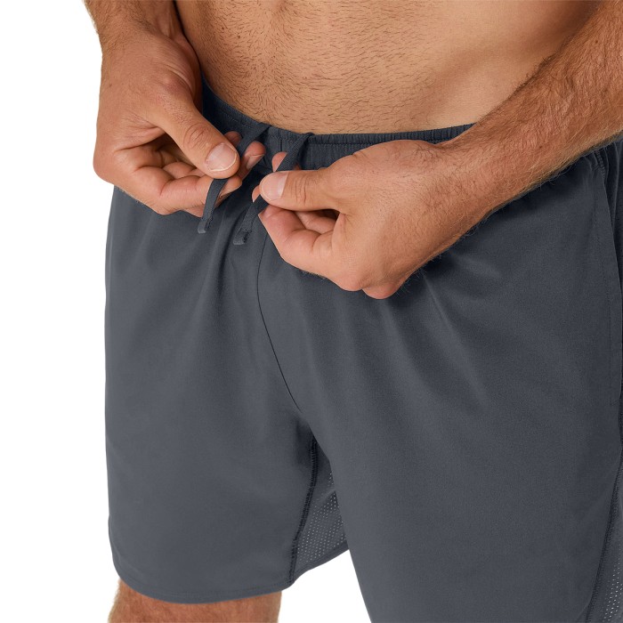 Short ASICS core 7in