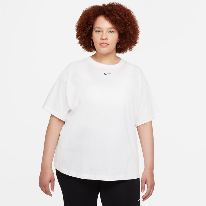 Women's NIKE essentials plus size t-shirt