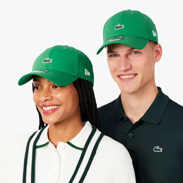 Cepure era LACOSTE