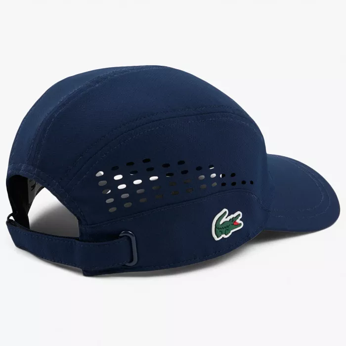 Casquette LACOSTE on court