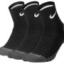 3 pairs of NIKE everyday max cushioned ankle socks