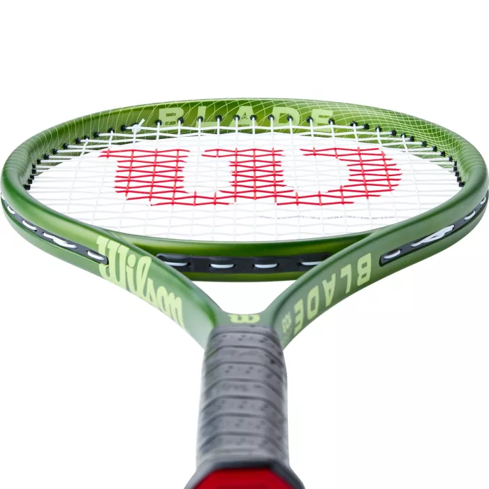 Raquette WILSON blade feel 103 tns (264 gr)