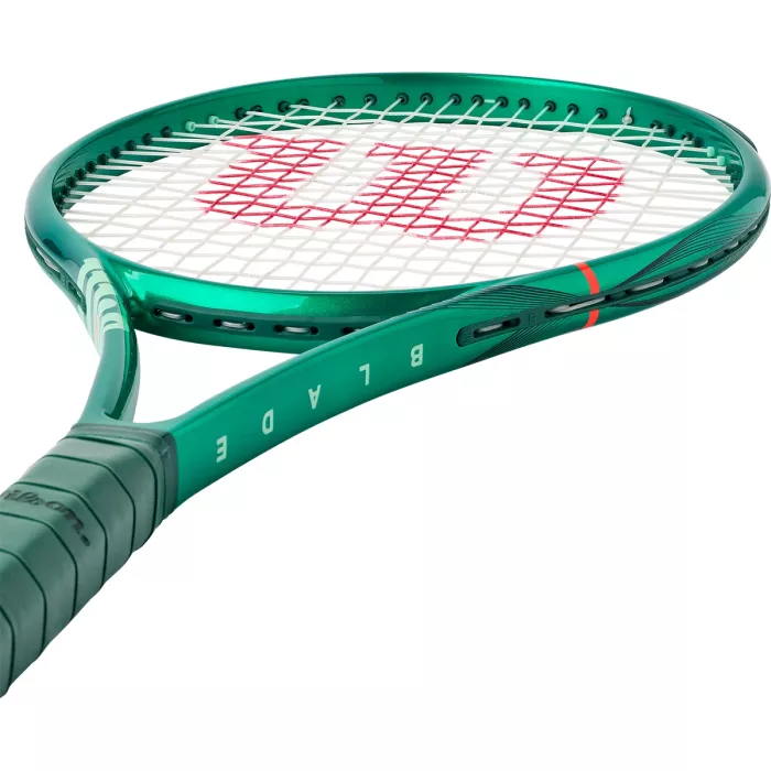 WILSON Blade 100 v10 tenisa rakete (300 g)