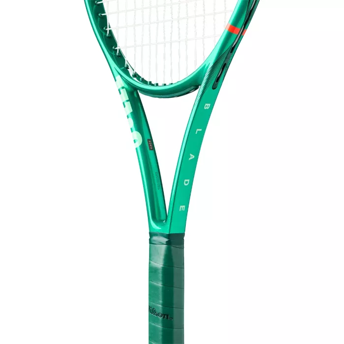 WILSON Blade 100 v10 tenisa rakete (300 g)