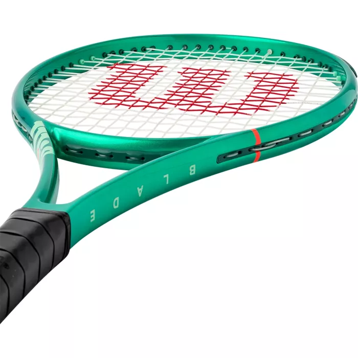 WILSON Blade 101 Team v10 tenisa rakete (275 g) (ar stīgām)