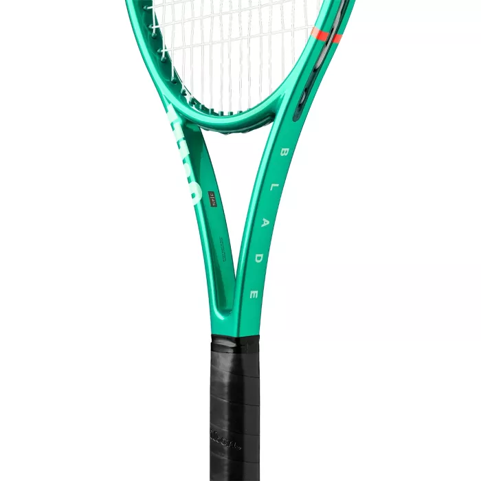 WILSON Blade 101 Team v10 tenisa rakete (275 g) (ar stīgām)