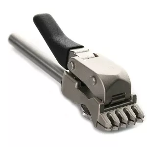 Spare metal centre clip for tennis/badminton (stringing machine)