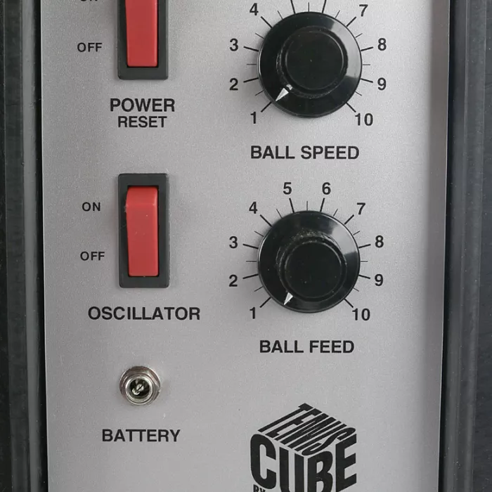 TUTOR cube battery-powered ball launcher