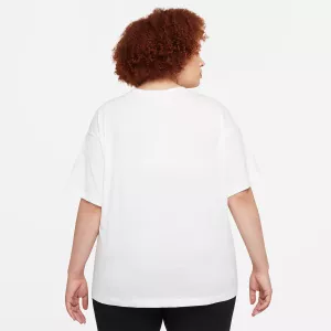 Women's NIKE essentials plus size t-shirt