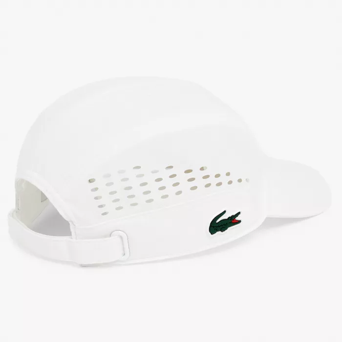 Casquette LACOSTE on court