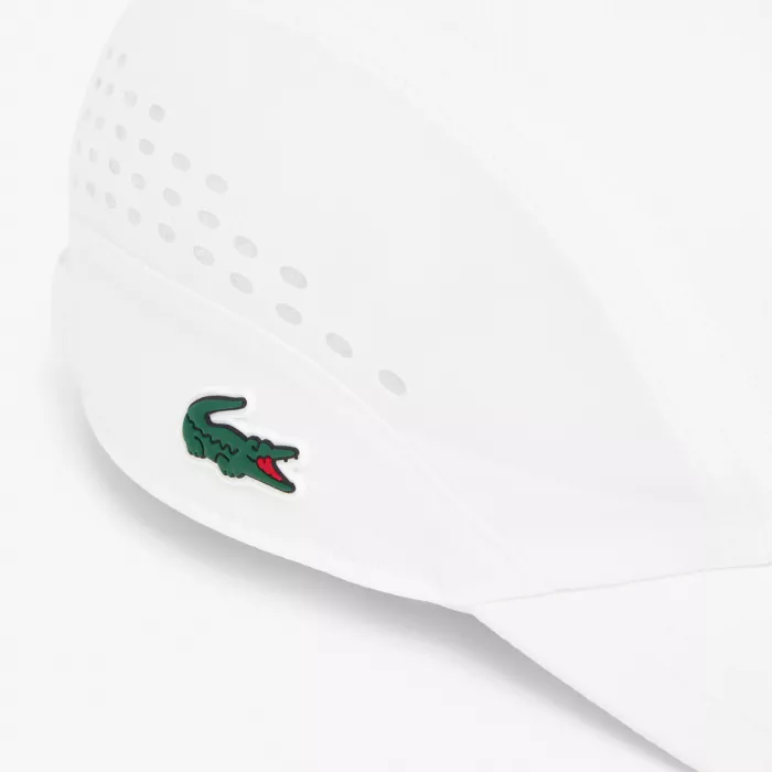 Casquette LACOSTE on court